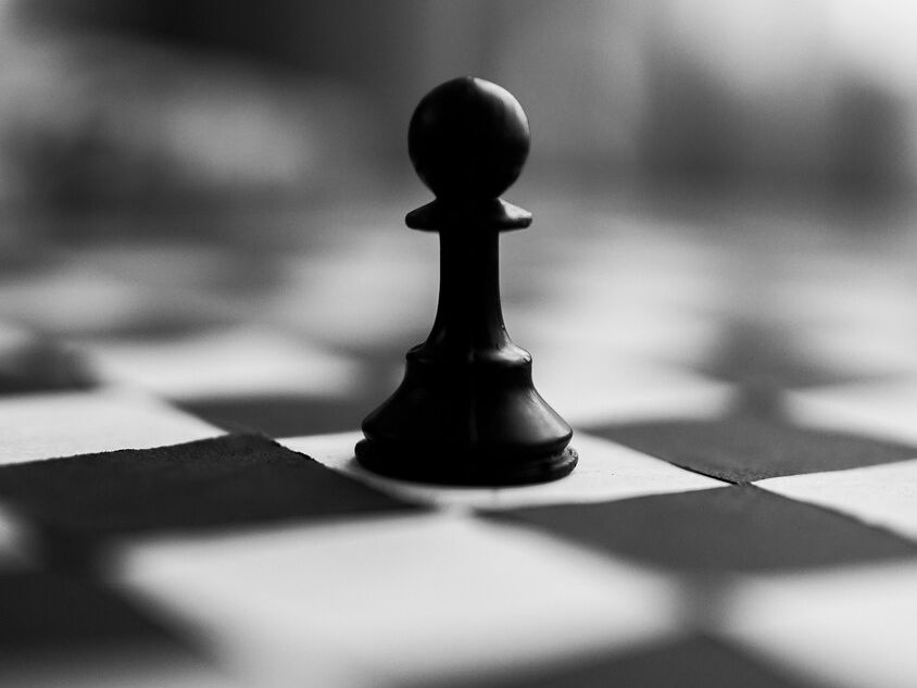 Build your own AI strategist. The 4-element model for working with AI.